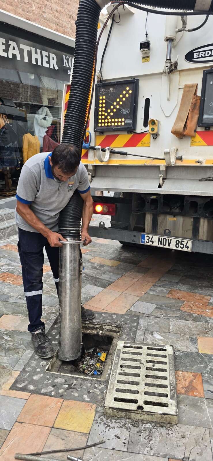 Marmaris’te Yağış Öncesi Mazgal Ve Izgaralara Yoğun Temizlik 3
